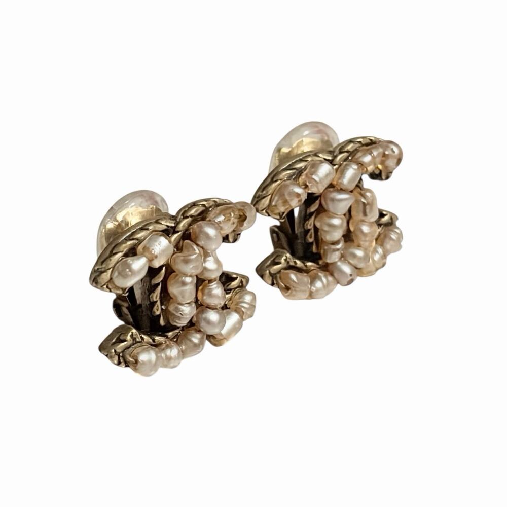 Chanel CC Pearl Clip-On Earrings | Matte Brass | Stamped | Boxed w/ Bag & COA - Picture 14 of 15